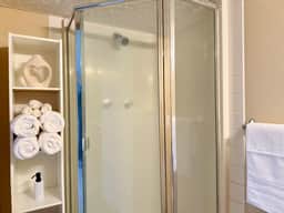 Spacious 1 Bedroom apartment in Hidden Way.