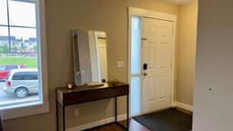 Skyview Family Home: Full Kitchen & Free Parking - Image 5