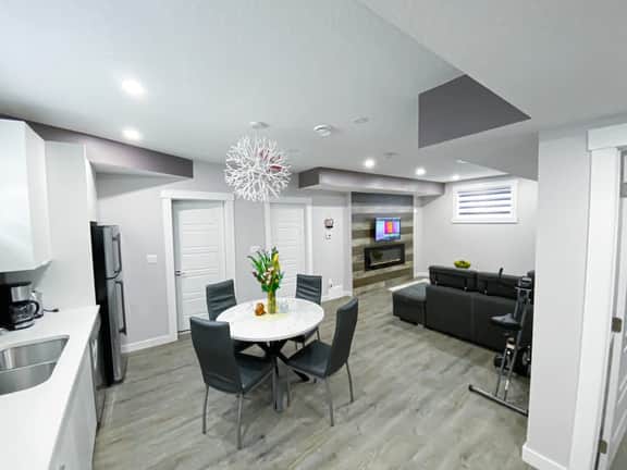 Brand New Adorable -1 Bdr suite- private entrance