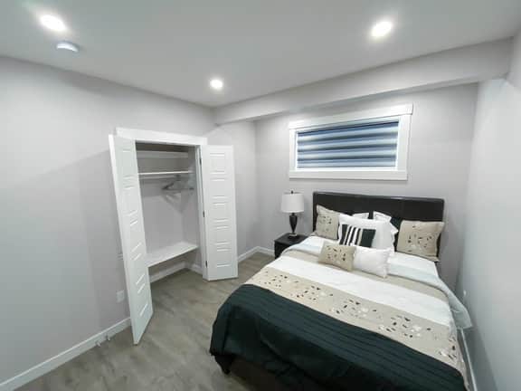 New stylish & homely 2 bdrm suite-10min to Airport