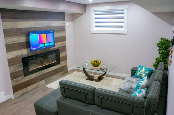 Brand New Adorable -1 Bdr suite- private entrance